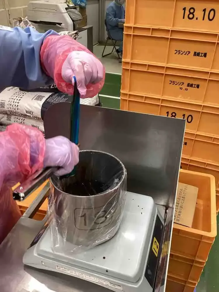 原料袋の原料使い切りによる廃プラ重量の削減の画像